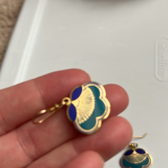 Vintage teal and gold tone earrings - Picture 3 of 3